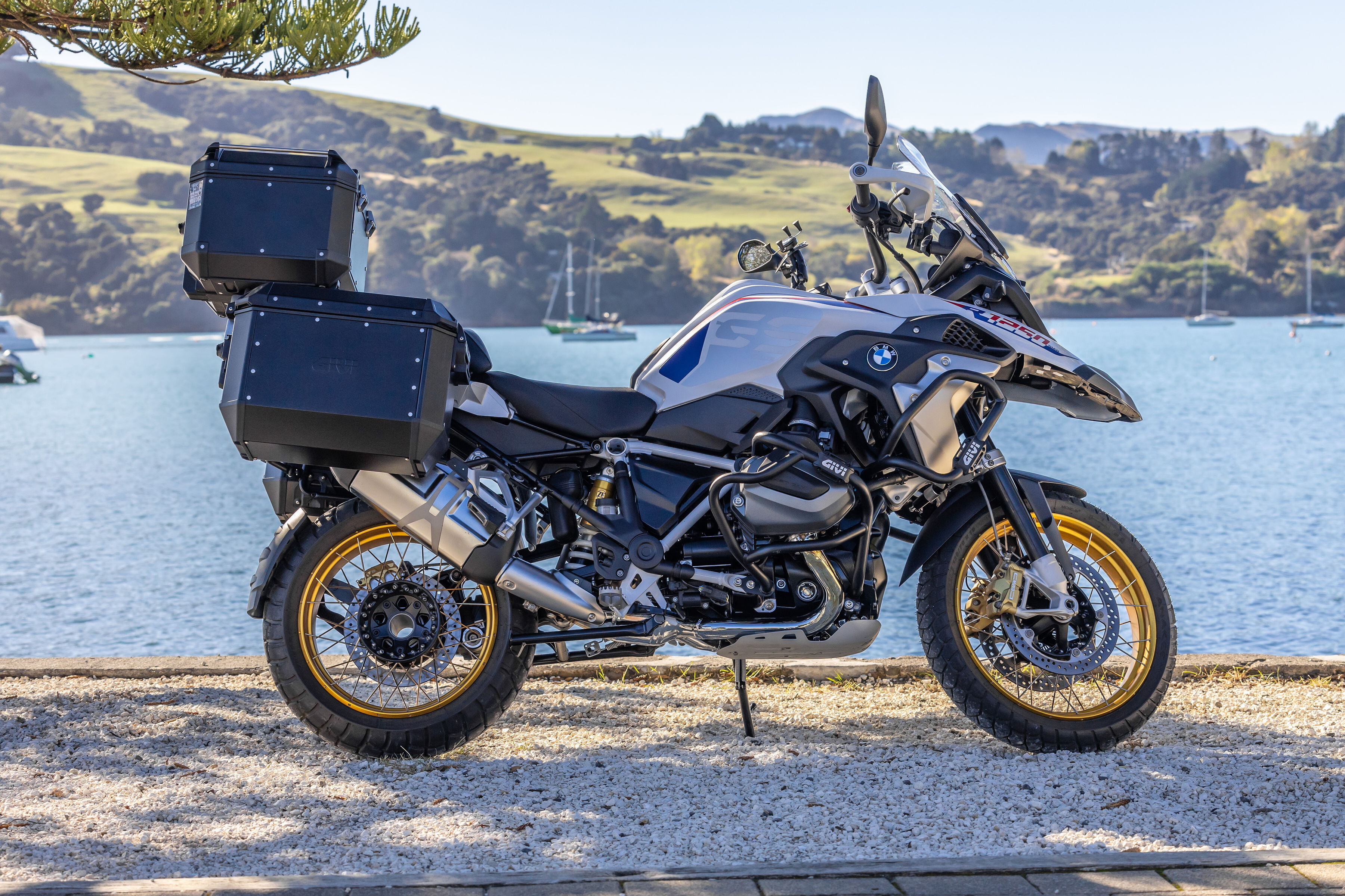 Follow this BMW R1250GS Technical & Rentail Specification | Epic Ride